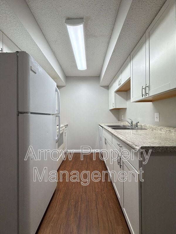 Building Photo - 3405 Holdrege St