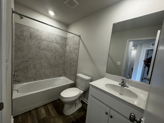 Building Photo - 109 Brashear Ct