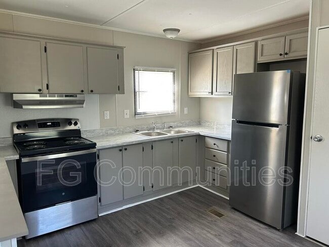 Building Photo - 109 Ray Cir