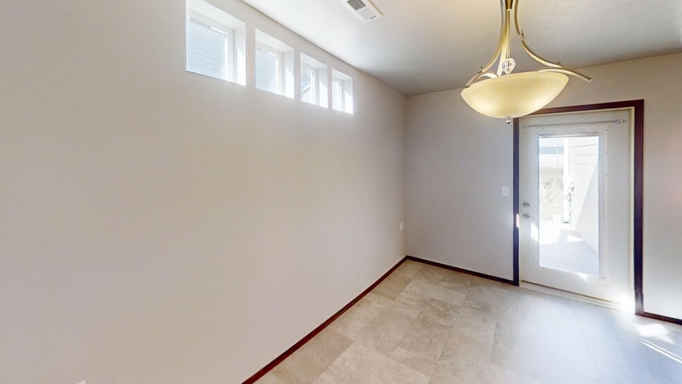 Building Photo - 110 Tanner Ct