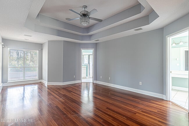 Building Photo - 2465 Pinehurst Ln