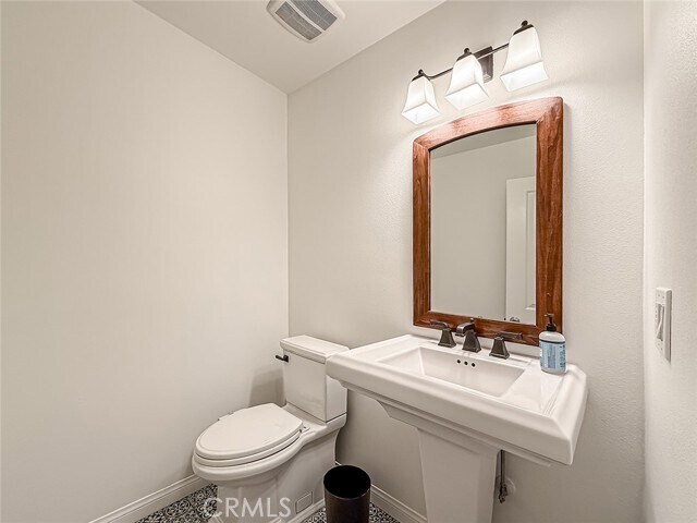 Building Photo - 5625 Slicers Cir