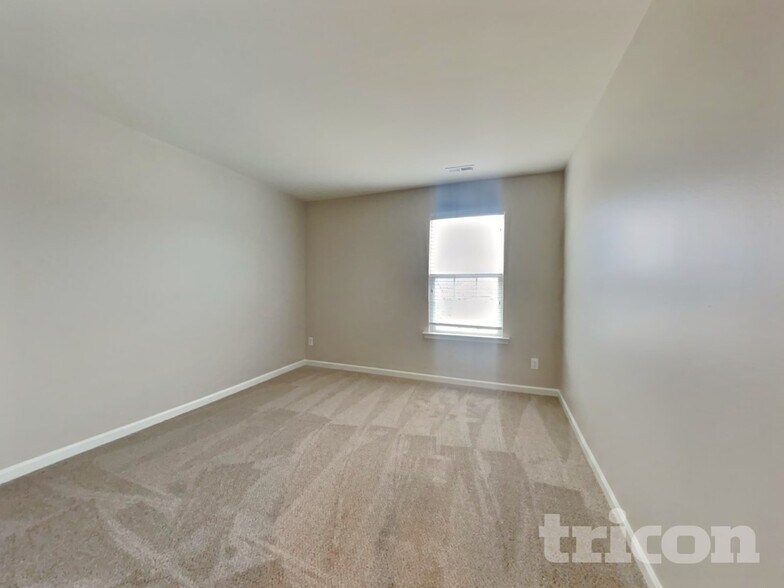 Building Photo - 923 Avondale Dr