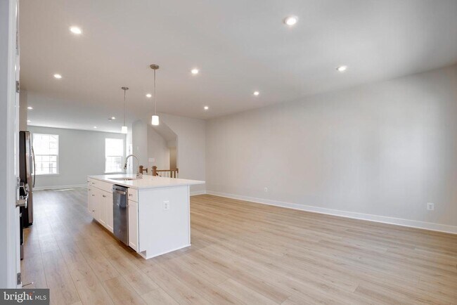 Building Photo - 4504 Dandelion Lp