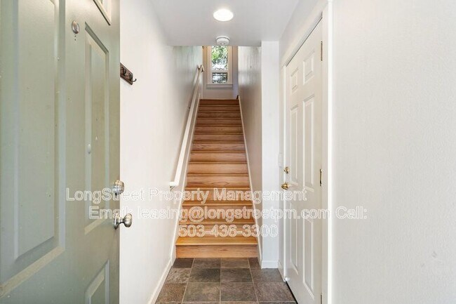 Building Photo - 10247 NW Village Heights Dr