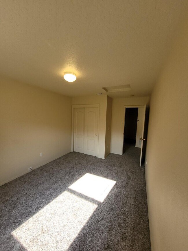 Building Photo - 4450 N Mooney Falls Way