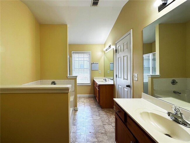 Building Photo - 2282 Spin Drift Way