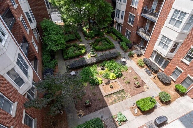 Building Photo - 850 Piedmont Ave NE