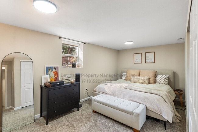 Building Photo - Updated 5 Bedroom House Near Memorial Park