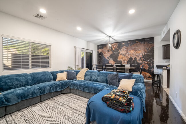 Building Photo - 14557 Cambria Way