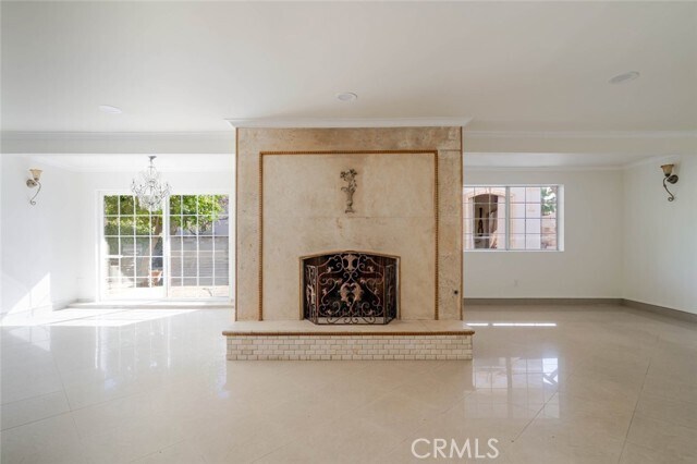 Building Photo - 2138 N Frederic St