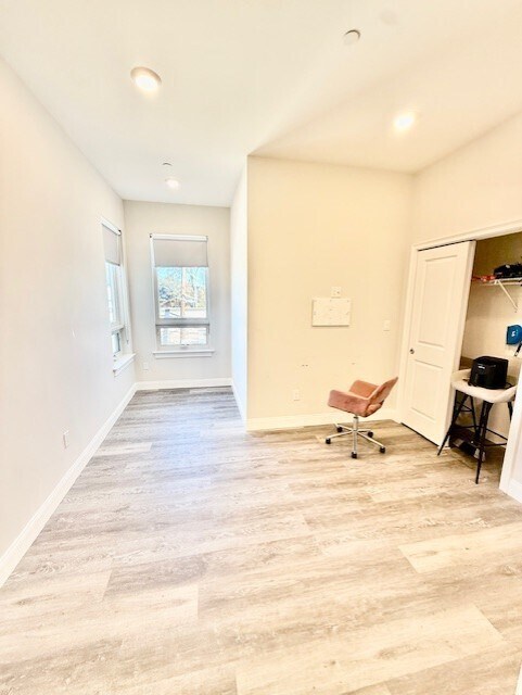 Building Photo - 5 Fremont St