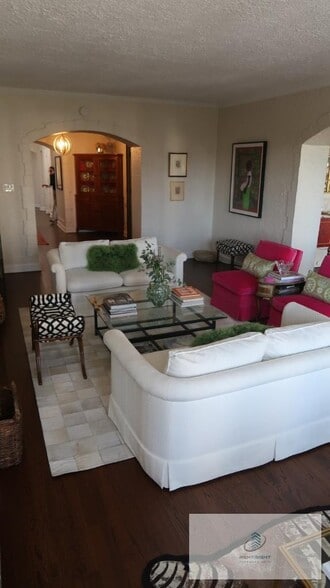 Building Photo - 534 W Stratford Pl