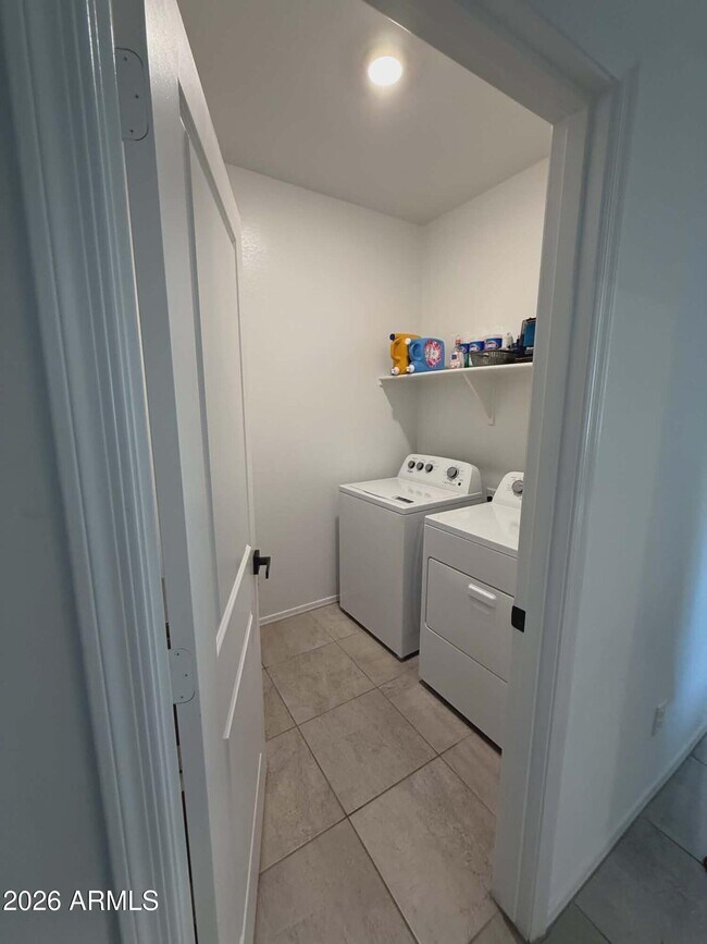 Building Photo - 3579 Encanto St