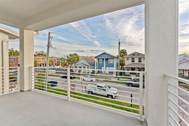 Building Photo - 2311 W Spruce St