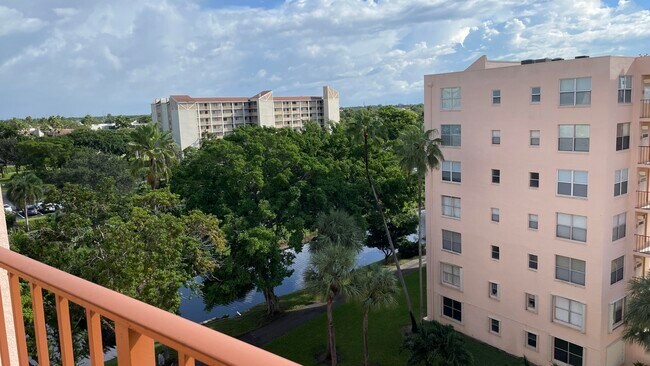 Building Photo - 14575 Bonaire Blvd