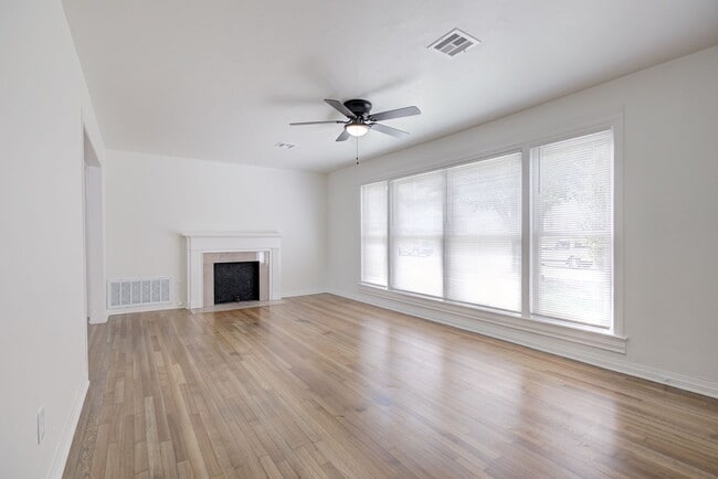 Building Photo - 821 NW 48th St