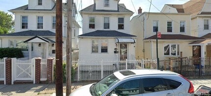 Building Photo - 101-50-101131 131st St