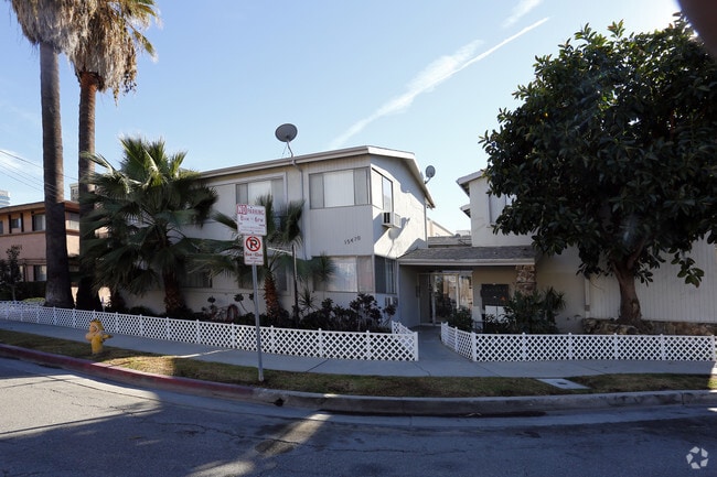 Primary Photo - Moorpark Oasis