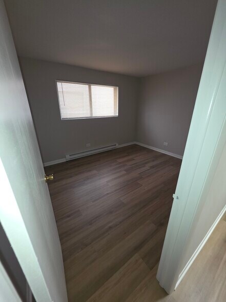 Building Photo - 6704 W 64th Pl