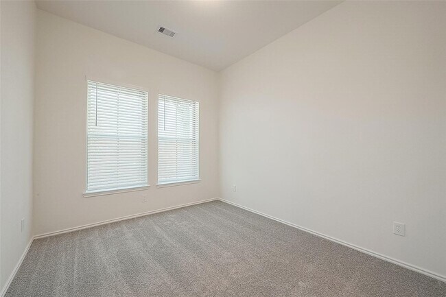 Building Photo - 1303 Munson Valley Rd