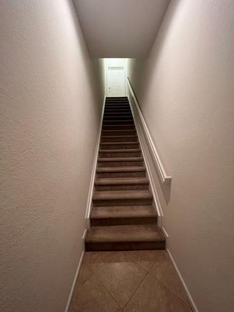 Building Photo - 221 Greenwich Cir