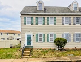 Building Photo - 160 Northwood Ct