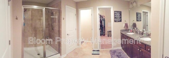 Building Photo - 5432 Kings River Dr