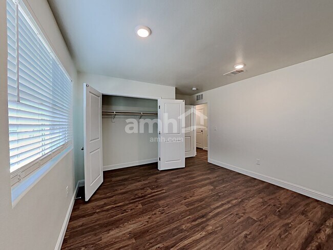 Building Photo - 723 Terrain Star Ave