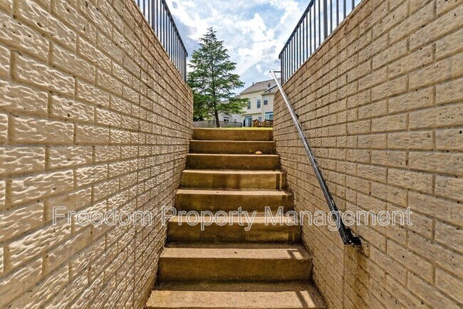 Building Photo - 15305 Brazil Cir