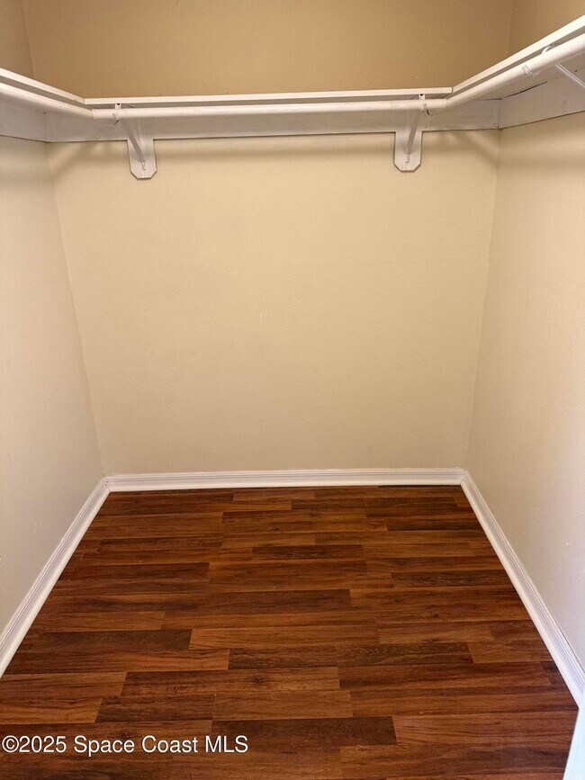 Building Photo - 767 Altona St NW