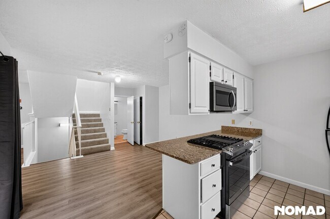 Building Photo - Spacious 3BR Condo in Ashland