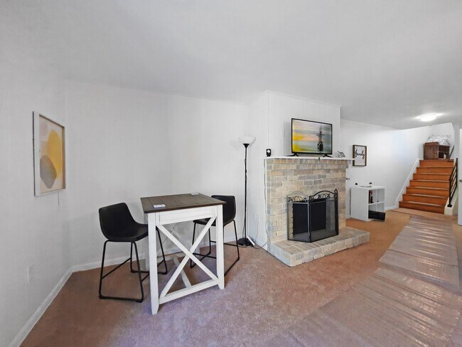 Building Photo - Experience refined living in the gated Dulaney Towers Community