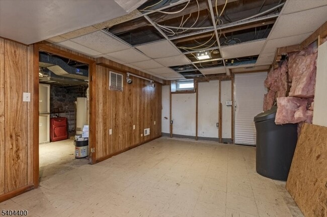 Building Photo - 32 W New St