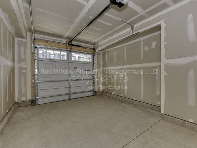 Building Photo - 1011 Ketchum Ct