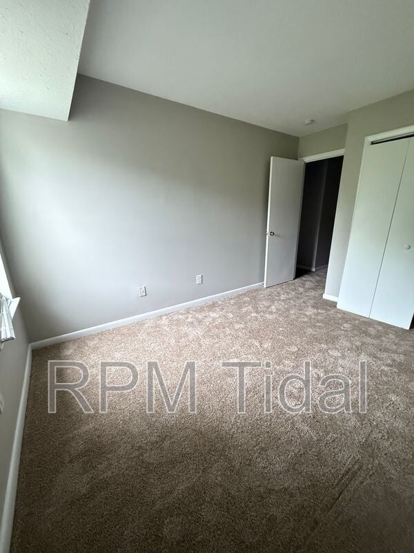 Building Photo - 70 Riverchase Dr