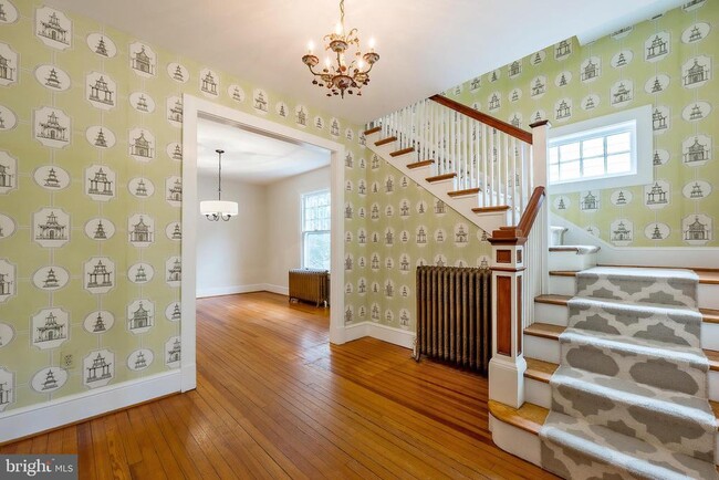 Building Photo - 3236 McKinley St NW