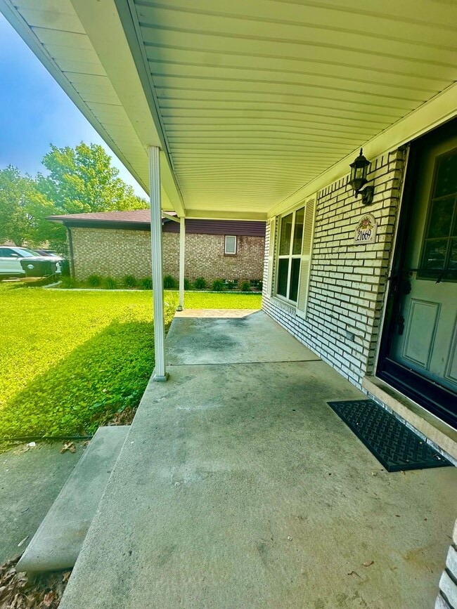 Building Photo - 21669 Tulipwood St
