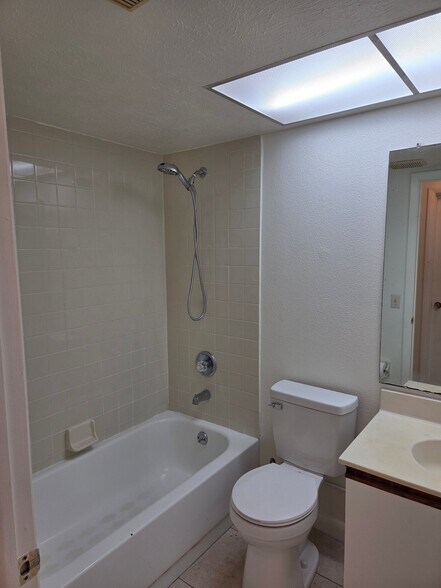 Building Photo - 1214 SE 8th St