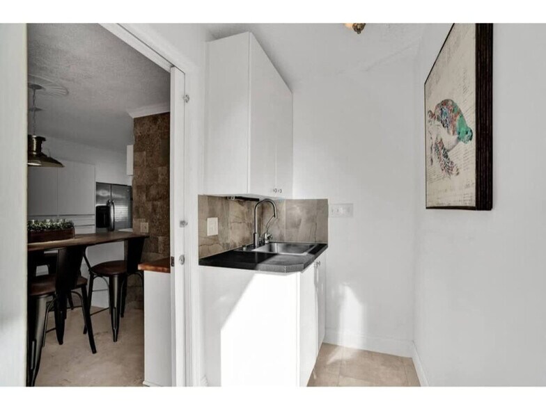 Building Photo - 3215 NE 7th St