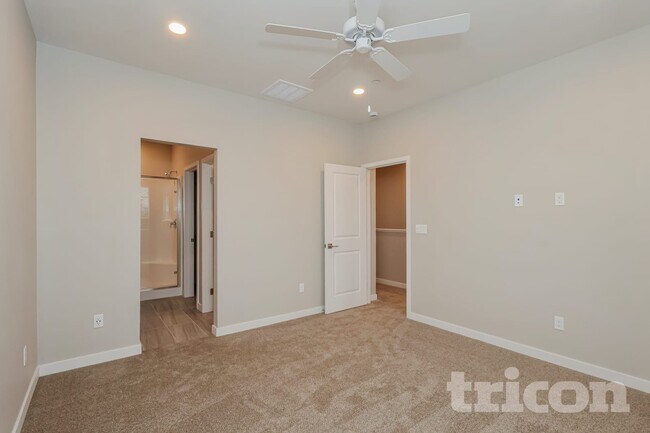 Building Photo - 10576 Amigos Ct