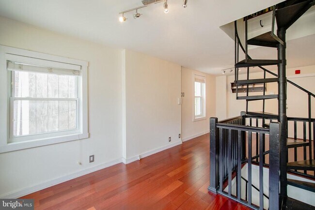 Building Photo - 2619 South St