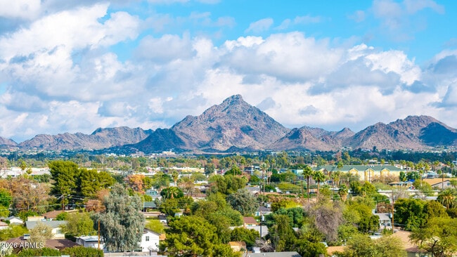 Building Photo - 1831 E Montecito Ave