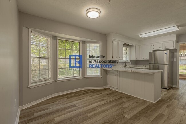 Building Photo - Charming 4-Bed, 2.5-Bath Home in the Heart...