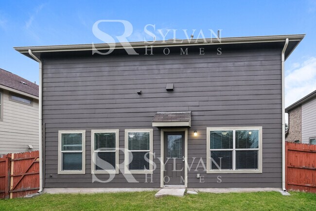 Building Photo - Coming HOME never felt so good!