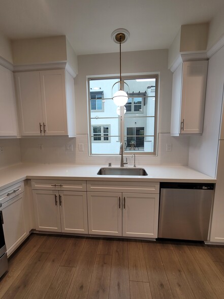 kitchen - 328 Lagoon Way