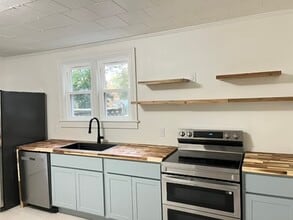 Building Photo - 805 N Buchanan Blvd