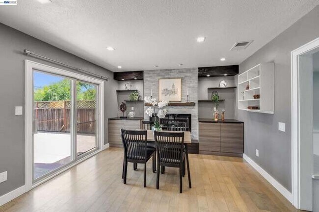 Building Photo - 1158 Polson Cir