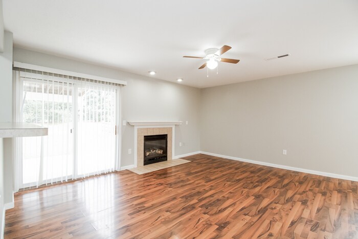 Building Photo - 1021 Canterbury Ln