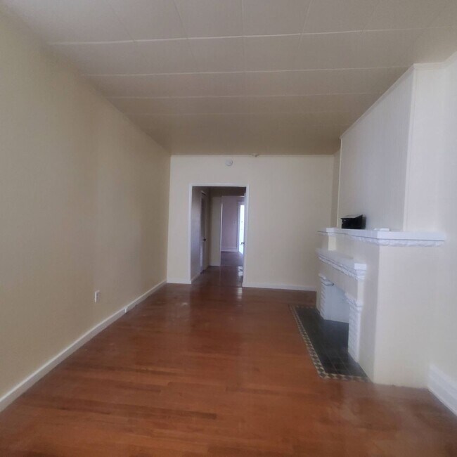 Building Photo - 37 S 13th St